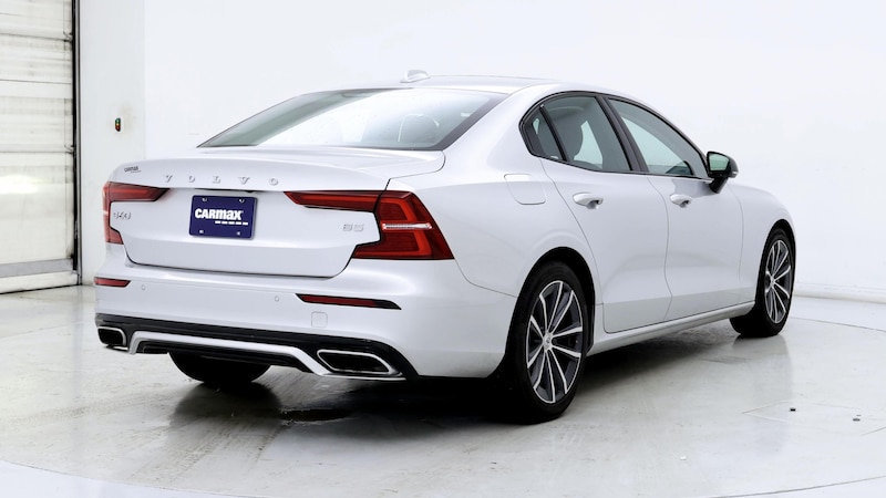 2022 Volvo S60 B5 Momentum 8