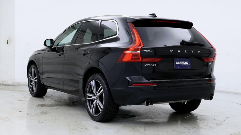 2021 Volvo XC60 T5 Momentum 2