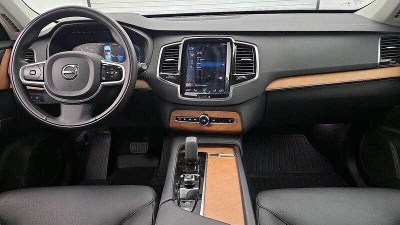 2022 Volvo XC90 T8 Inscription 9