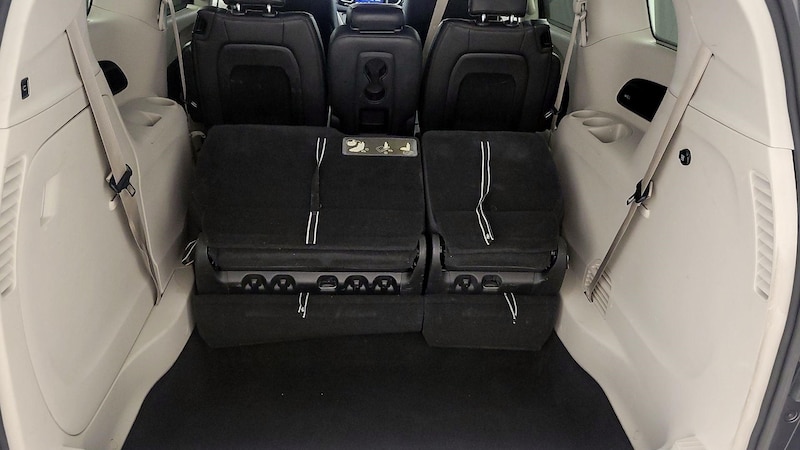 2018 Chrysler Pacifica Touring L 22