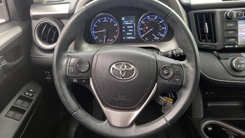 2016 Toyota RAV4 XLE 10