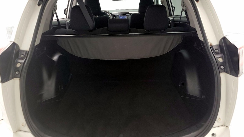 2016 Toyota RAV4 XLE 21