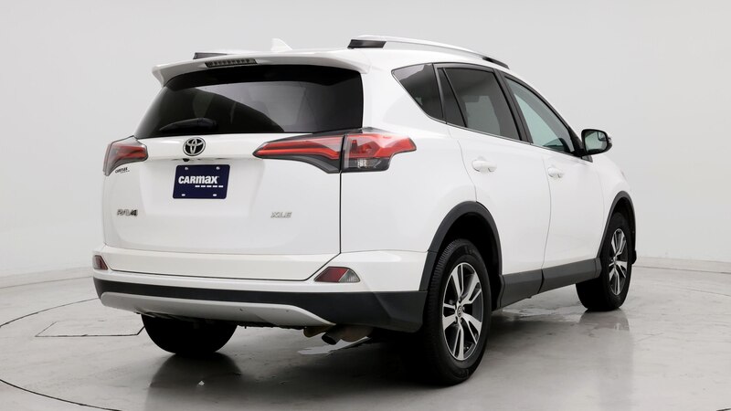 2016 Toyota RAV4 XLE 8