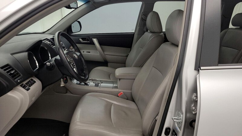 2013 Toyota Highlander SE 11