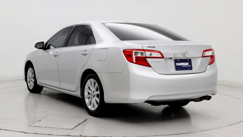 2014 Toyota Camry XLE 2