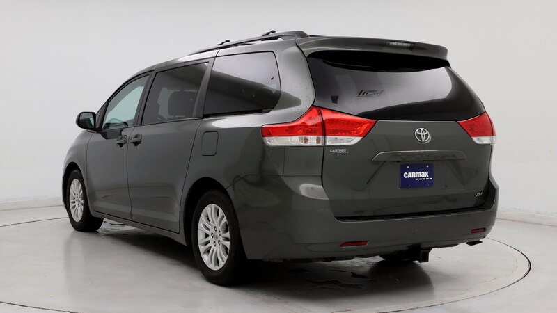 2013 Toyota Sienna XLE 2