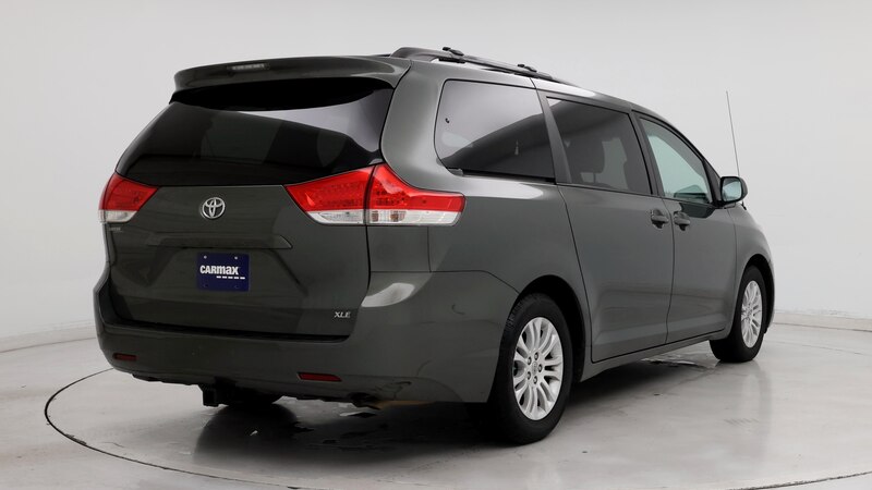 2013 Toyota Sienna XLE 8