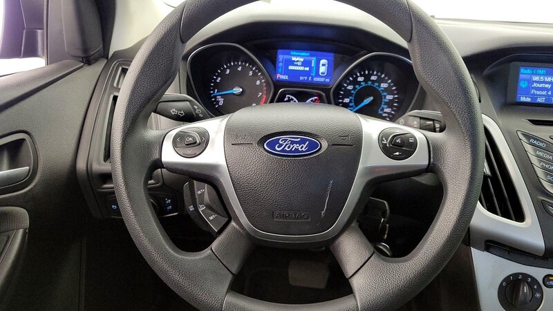 2014 Ford Focus SE 10