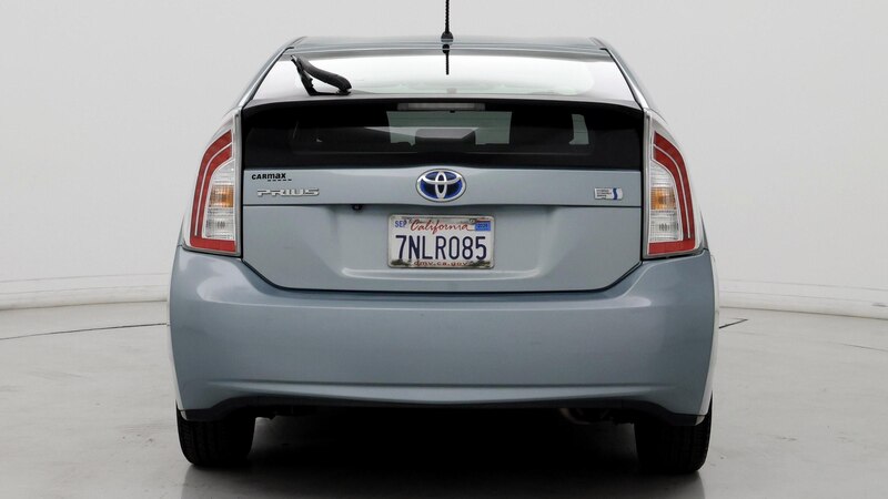 2015 Toyota Prius Two 6