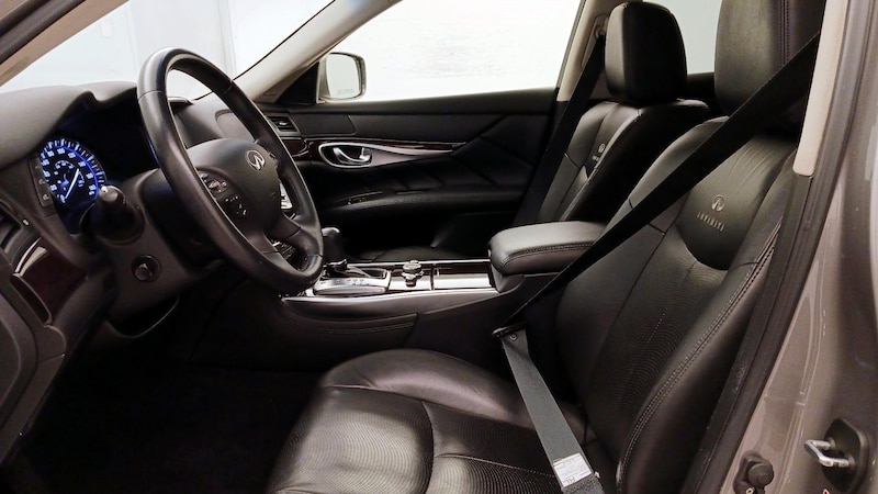 2013 INFINITI M37  11