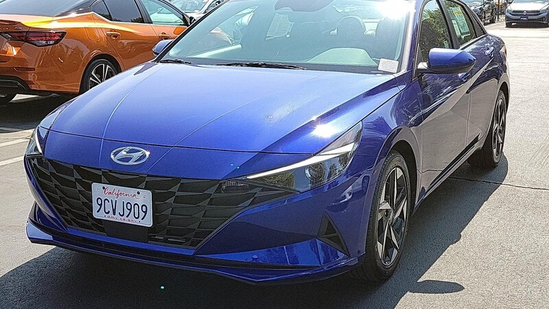 2023 Hyundai Elantra SEL 3