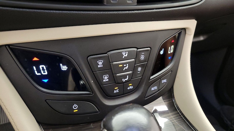 2019 Buick Envision Essence 17