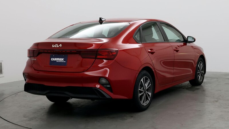 2022 Kia Forte FE 8