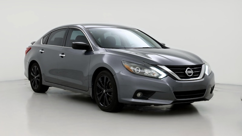 2017 Nissan Altima SR Hero Image