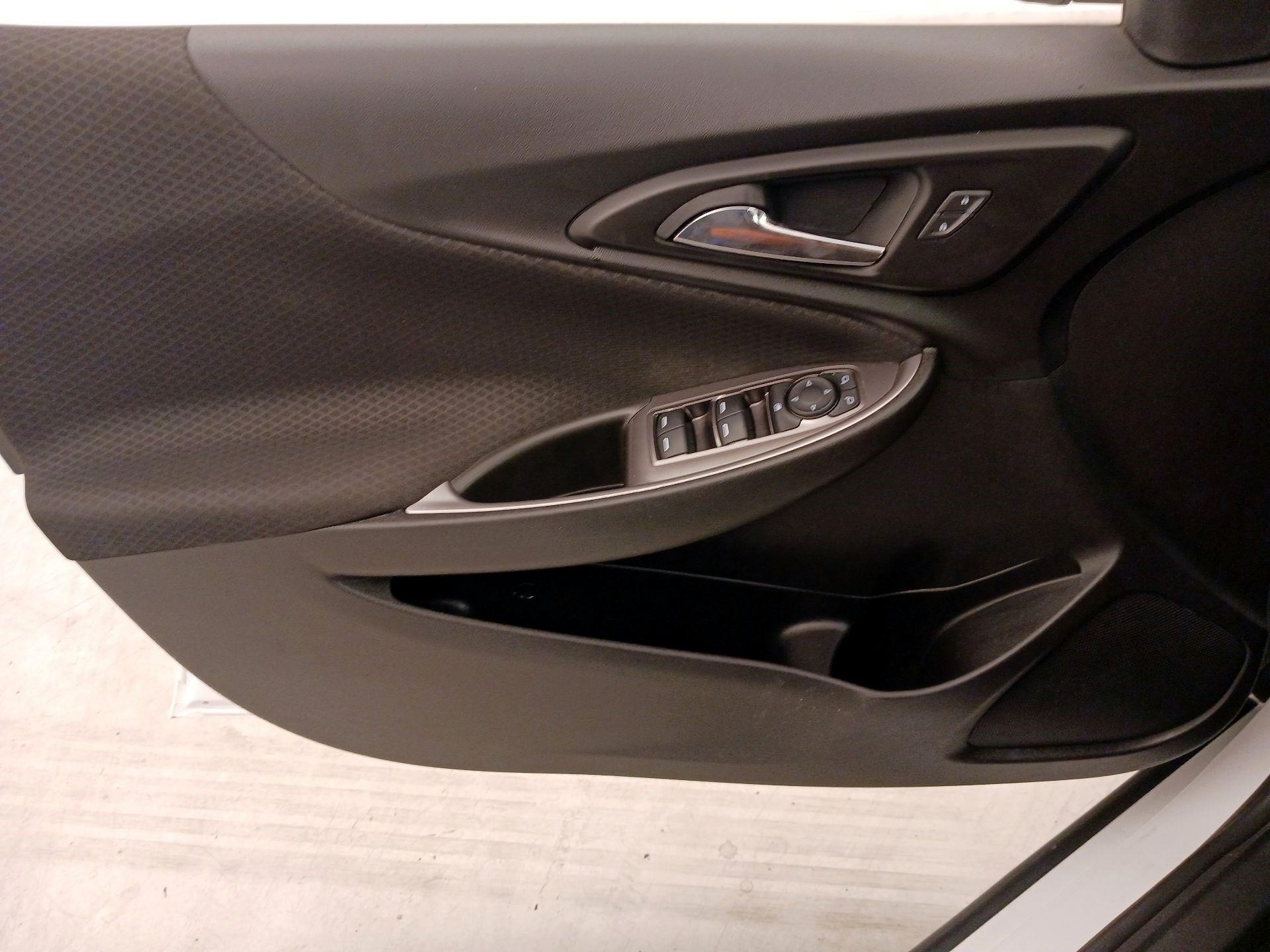 Thumbnail: 2020 Chevrolet Malibu - 12