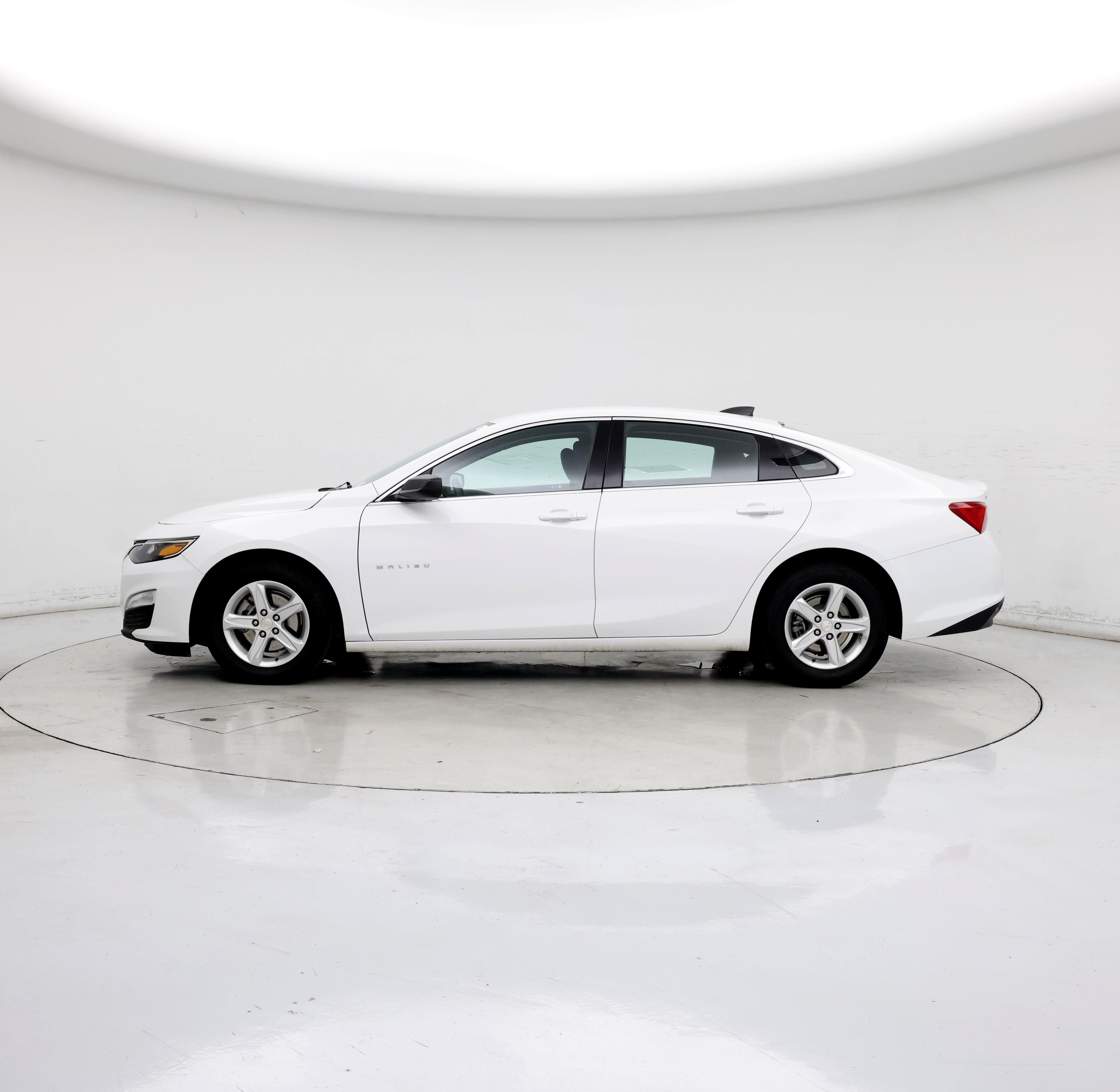 Thumbnail: 2020 Chevrolet Malibu - 3