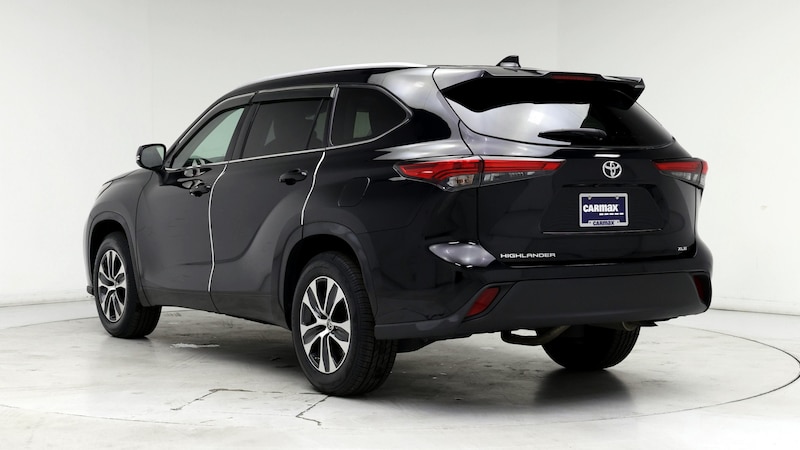 2022 Toyota Highlander XLE 2