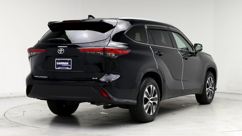 2022 Toyota Highlander XLE 8