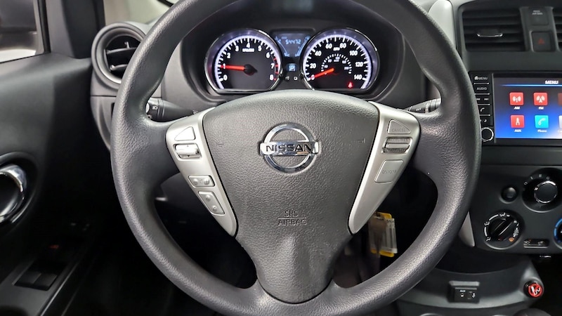 2019 Nissan Versa SV 10