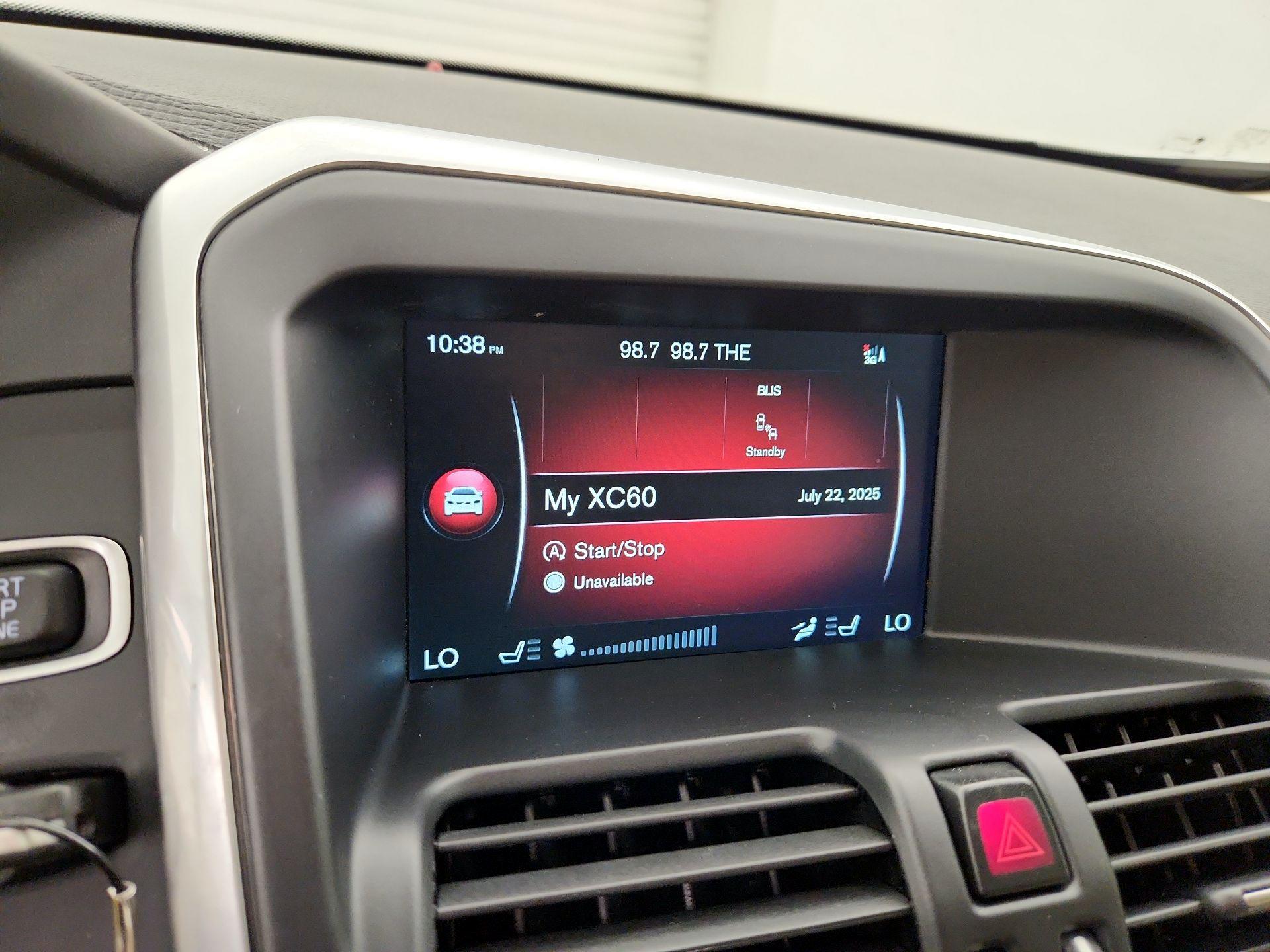 Thumbnail: 2015 Volvo XC60 - 15