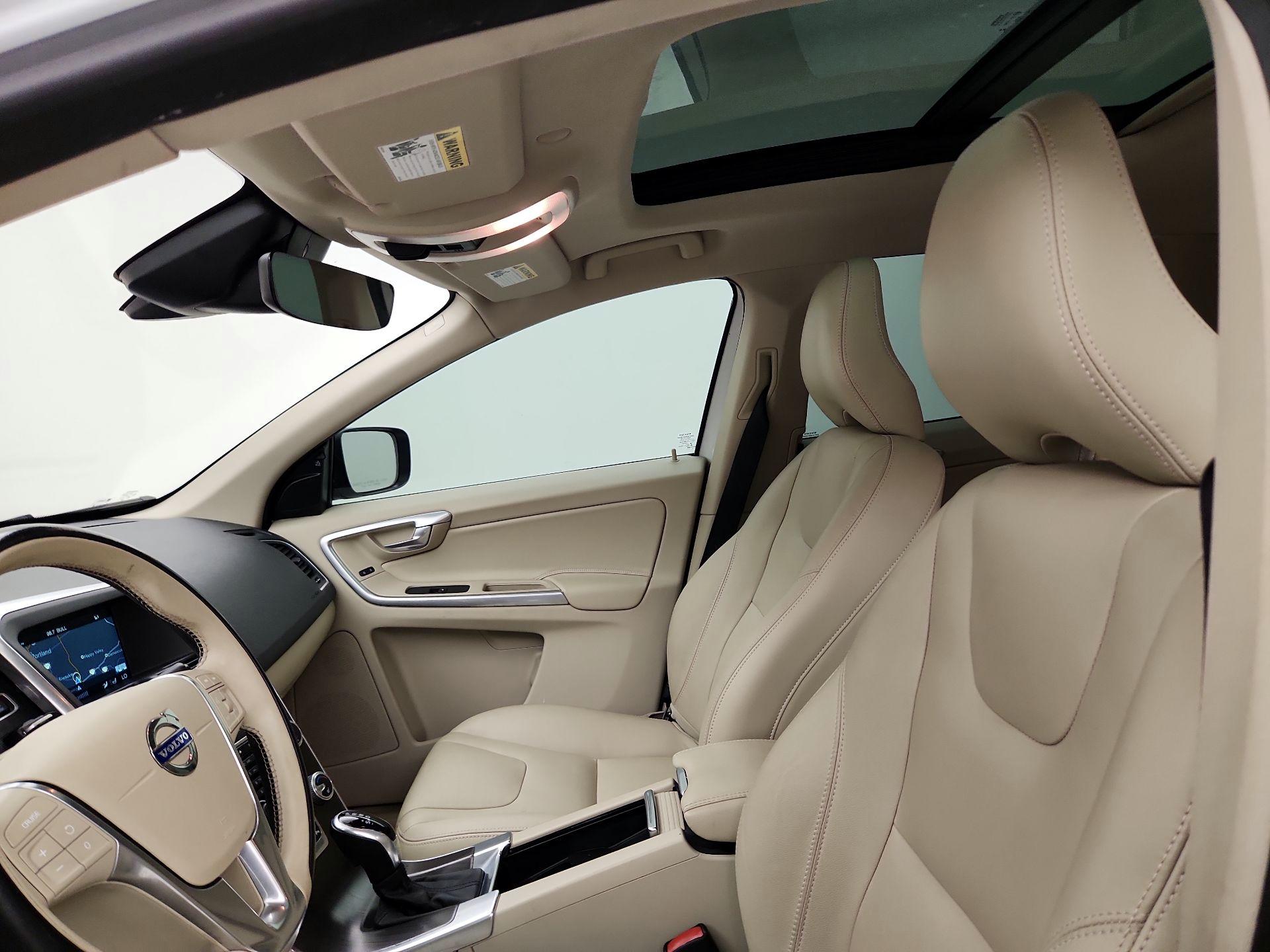 Thumbnail: 2015 Volvo XC60 - 19