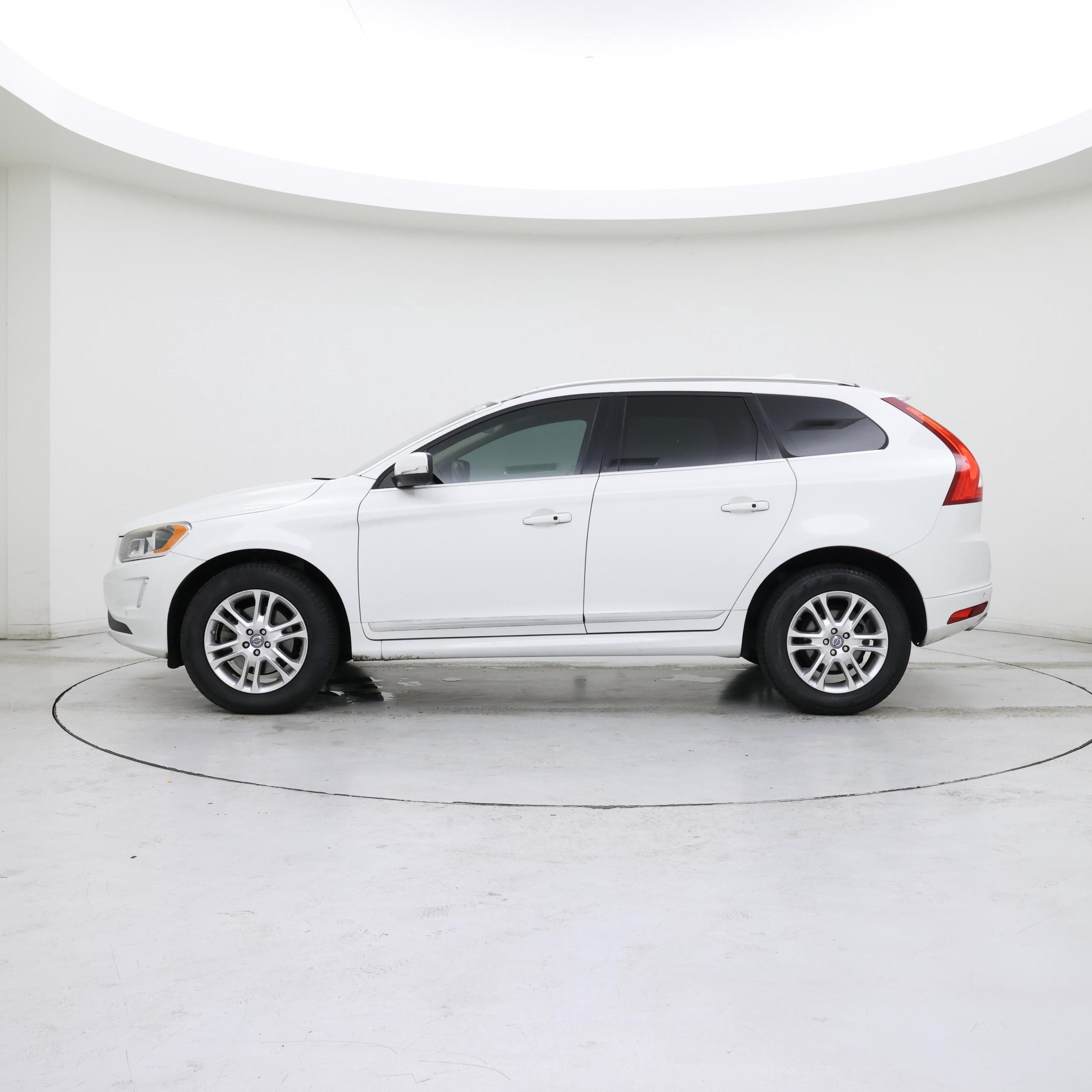Thumbnail: 2015 Volvo XC60 - 3