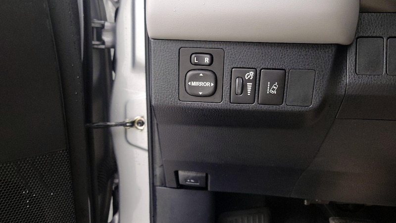 2018 Toyota RAV4 LE 13