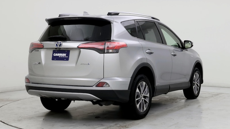 2018 Toyota RAV4 LE 8