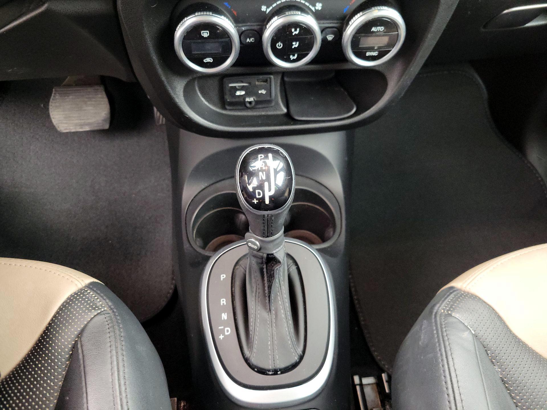 Thumbnail: 2014 Fiat 500L - 16