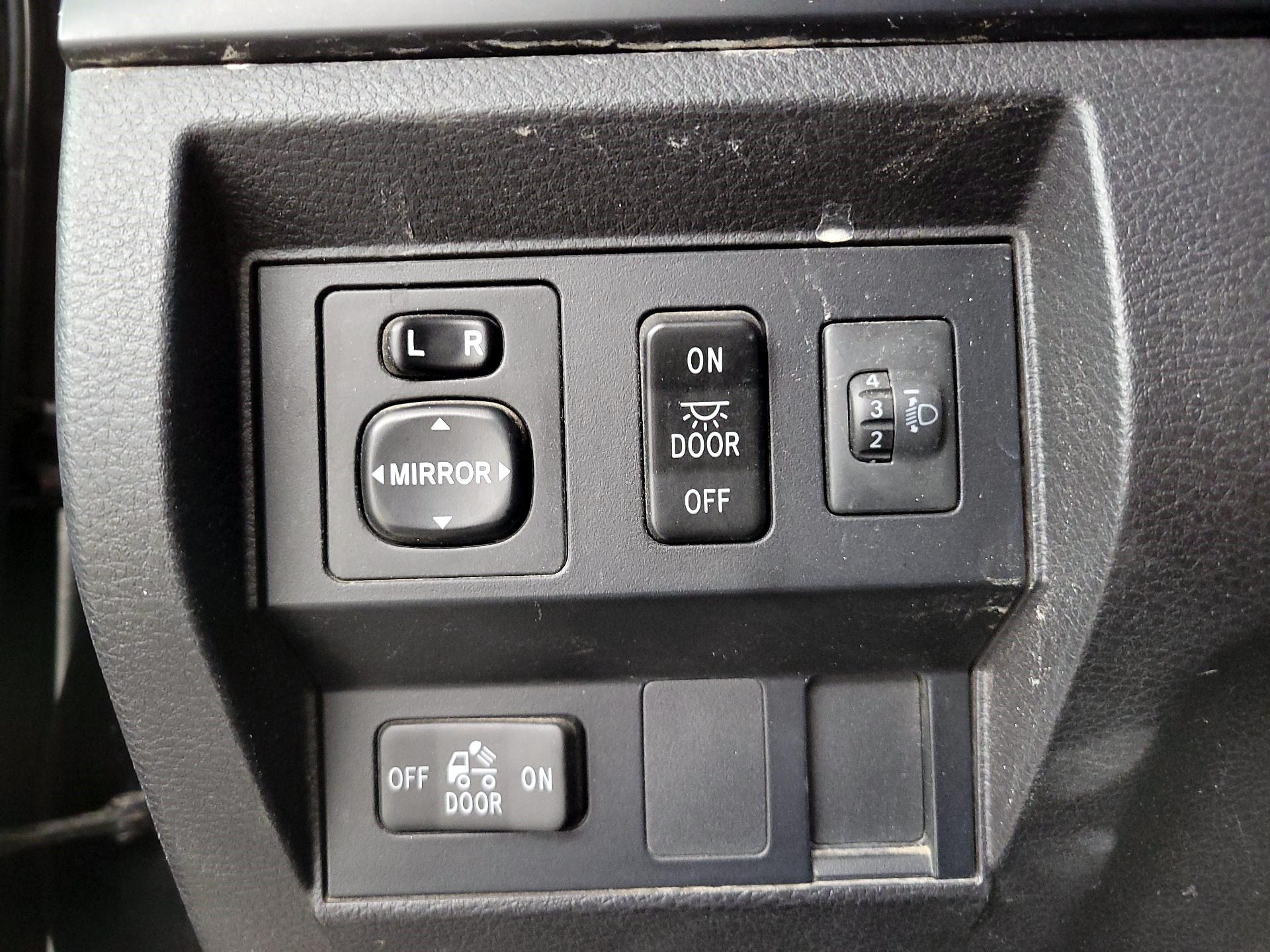 Thumbnail: 2016 Toyota Tundra - 13