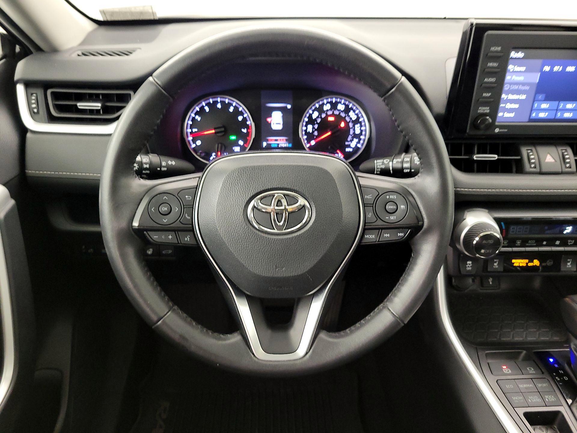 Thumbnail: 2020 Toyota RAV4 - 10