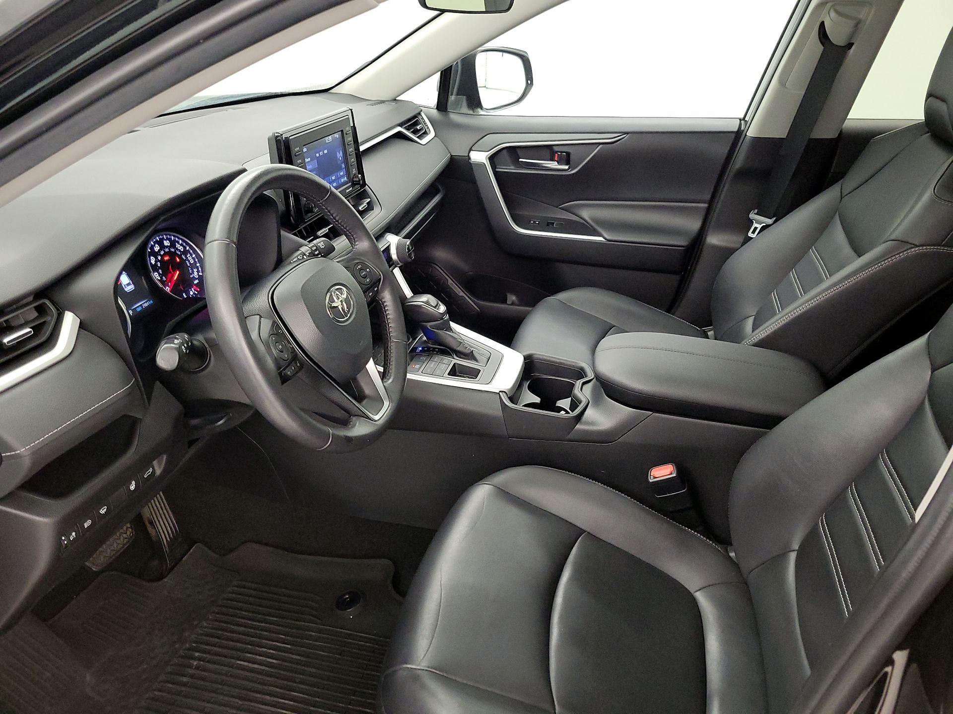 Thumbnail: 2020 Toyota RAV4 - 11