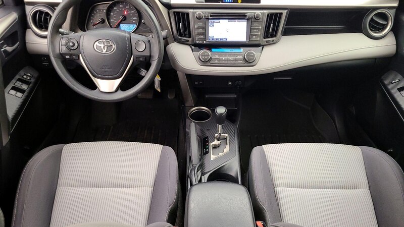 2015 Toyota RAV4 XLE 9