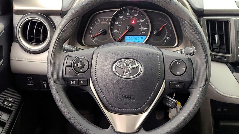 2015 Toyota RAV4 XLE 10