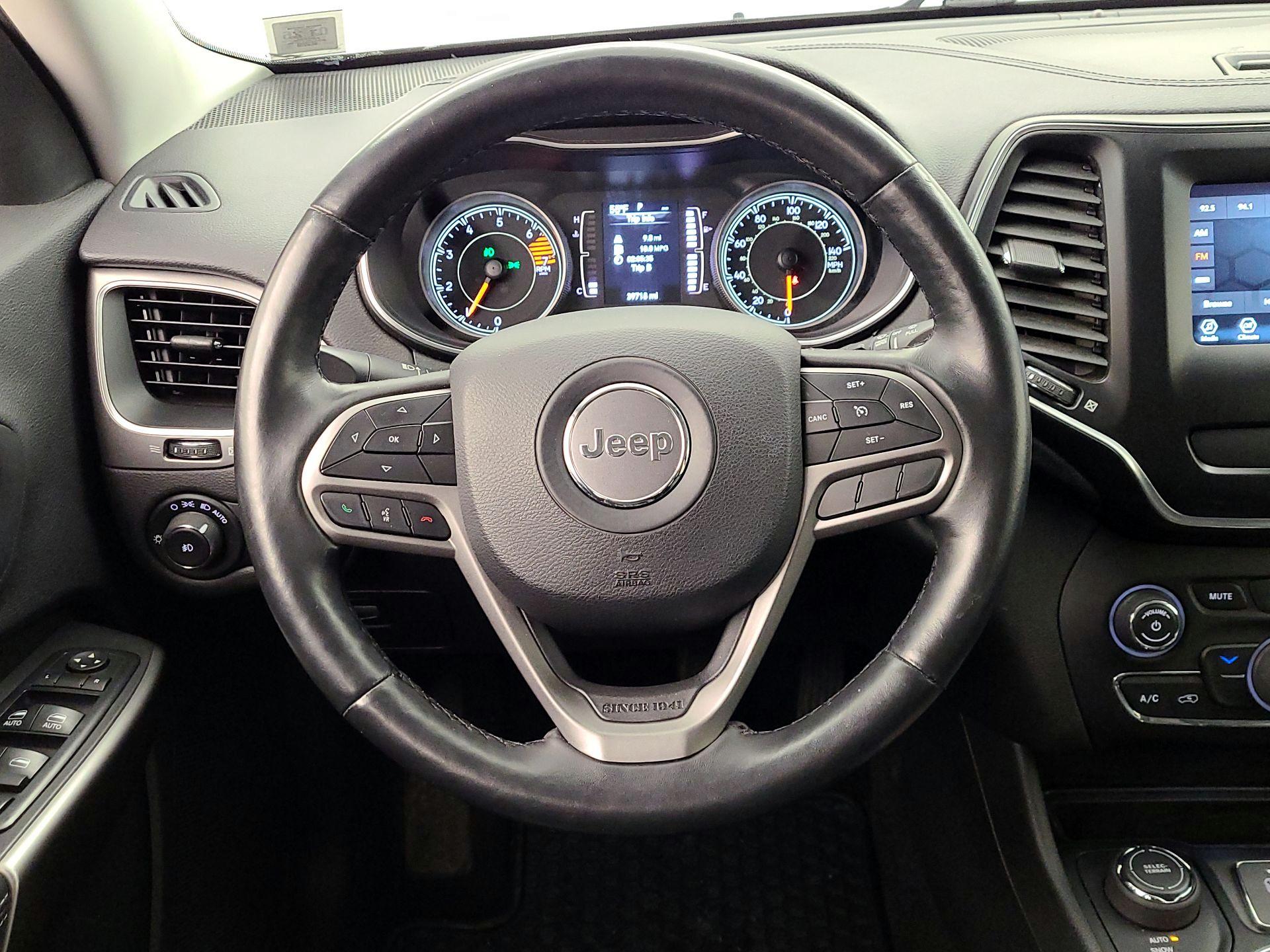 Thumbnail: 2019 Jeep Cherokee - 10