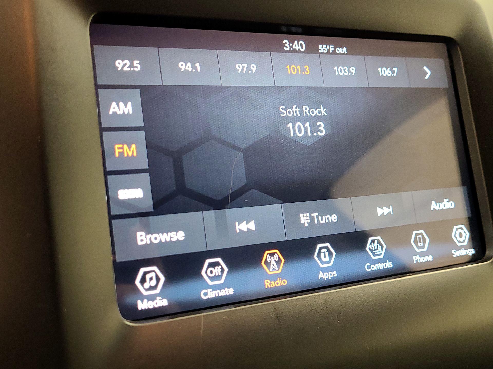 Thumbnail: 2019 Jeep Cherokee - 15
