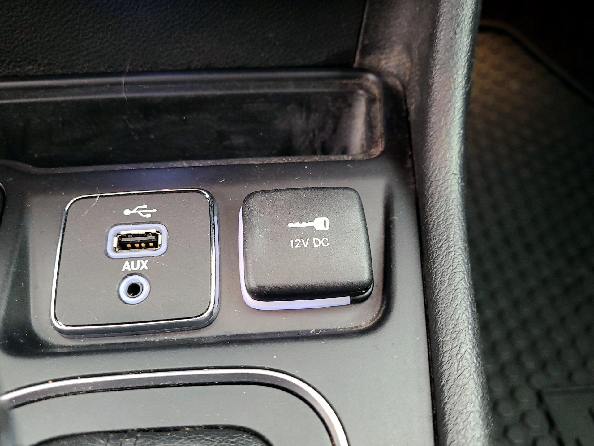 Thumbnail: 2019 Jeep Cherokee - 18