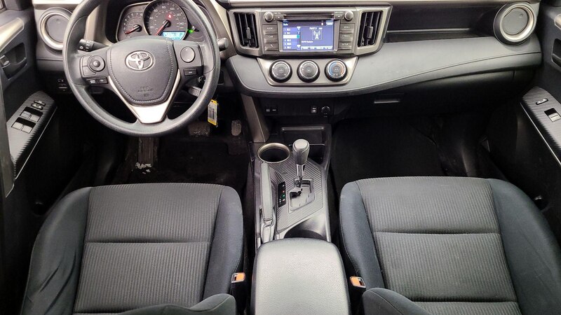 2015 Toyota RAV4 LE 9