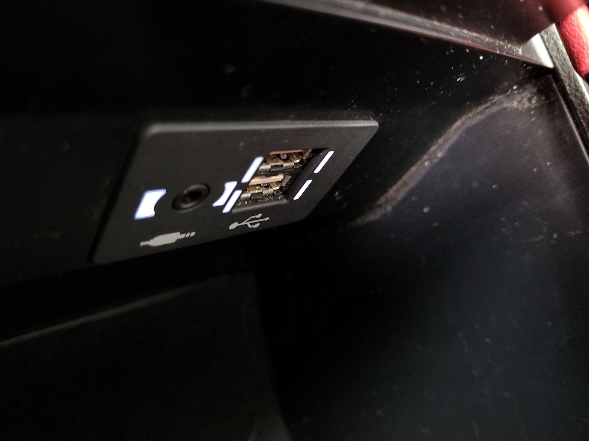 Thumbnail: 2020 Lexus UX - 18