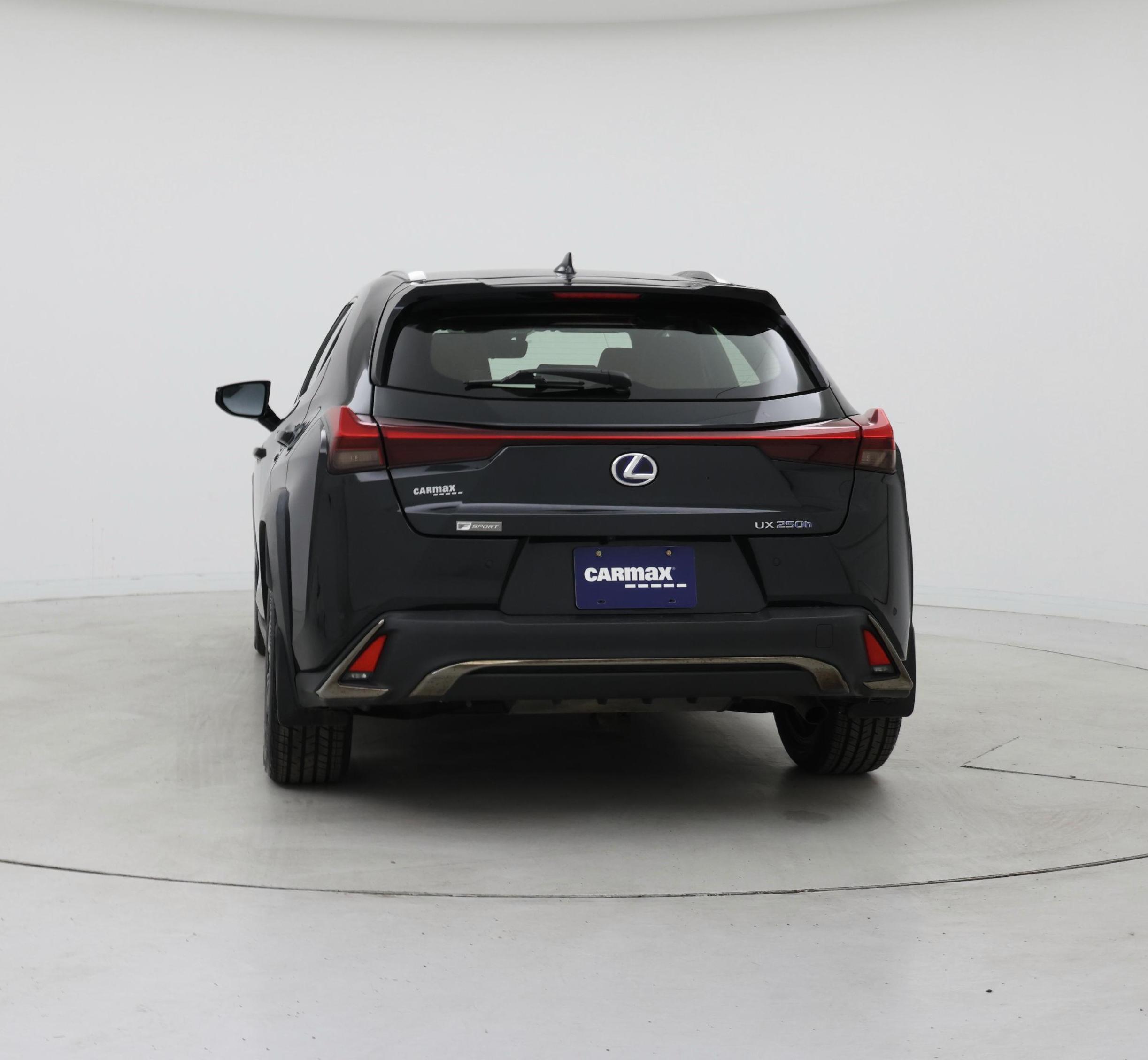 Thumbnail: 2020 Lexus UX - 6