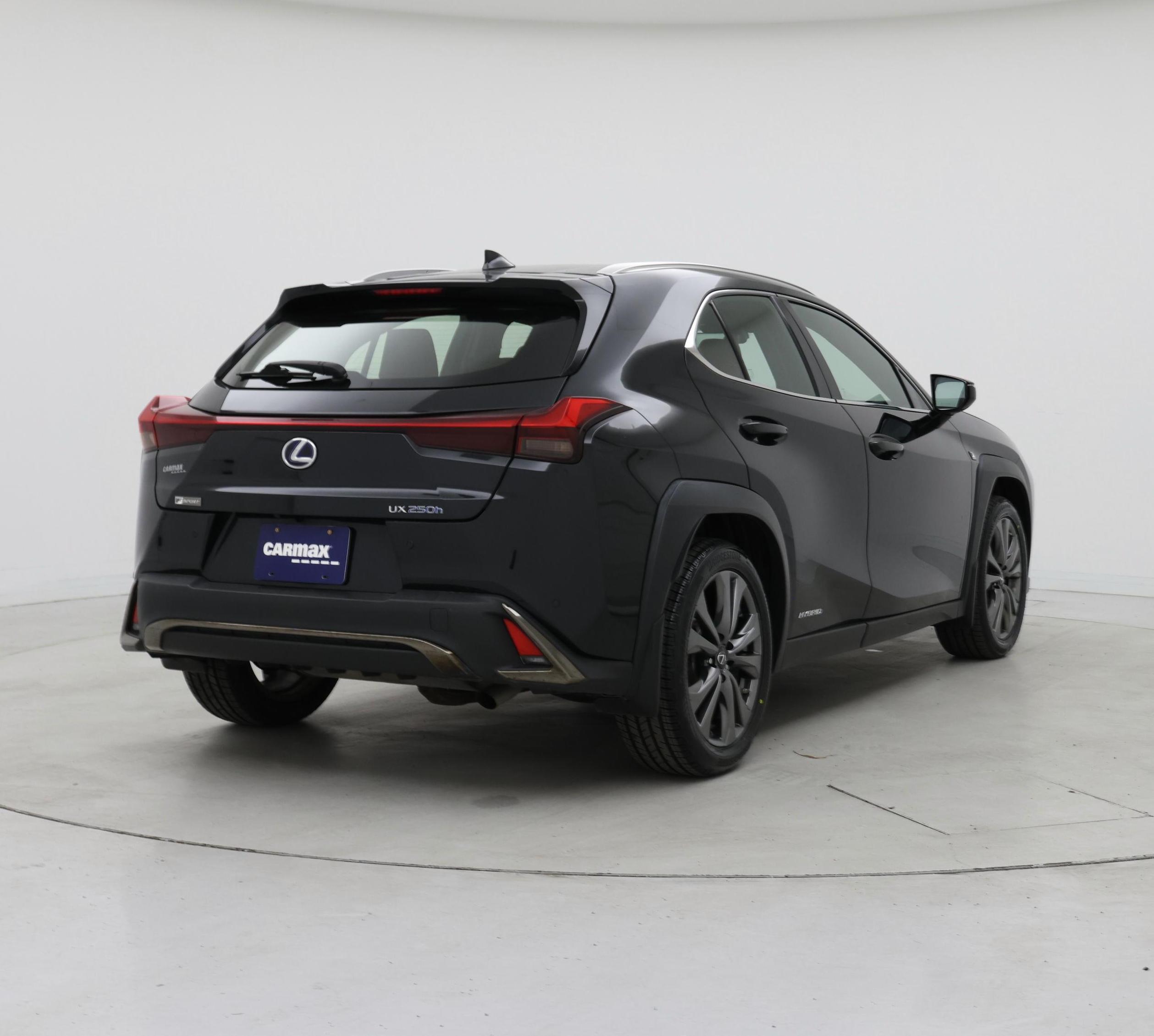Thumbnail: 2020 Lexus UX - 8