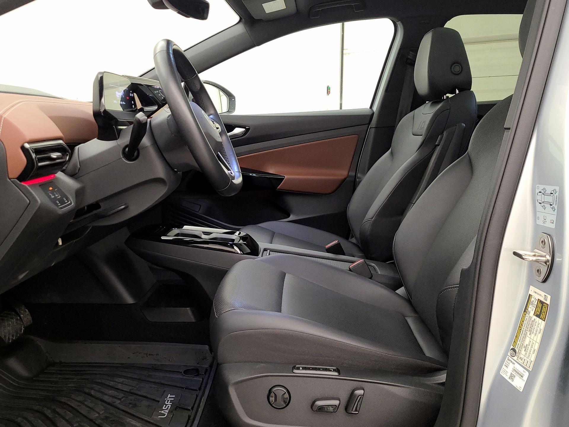 Thumbnail: 2021 Volkswagen ID.4 - 11