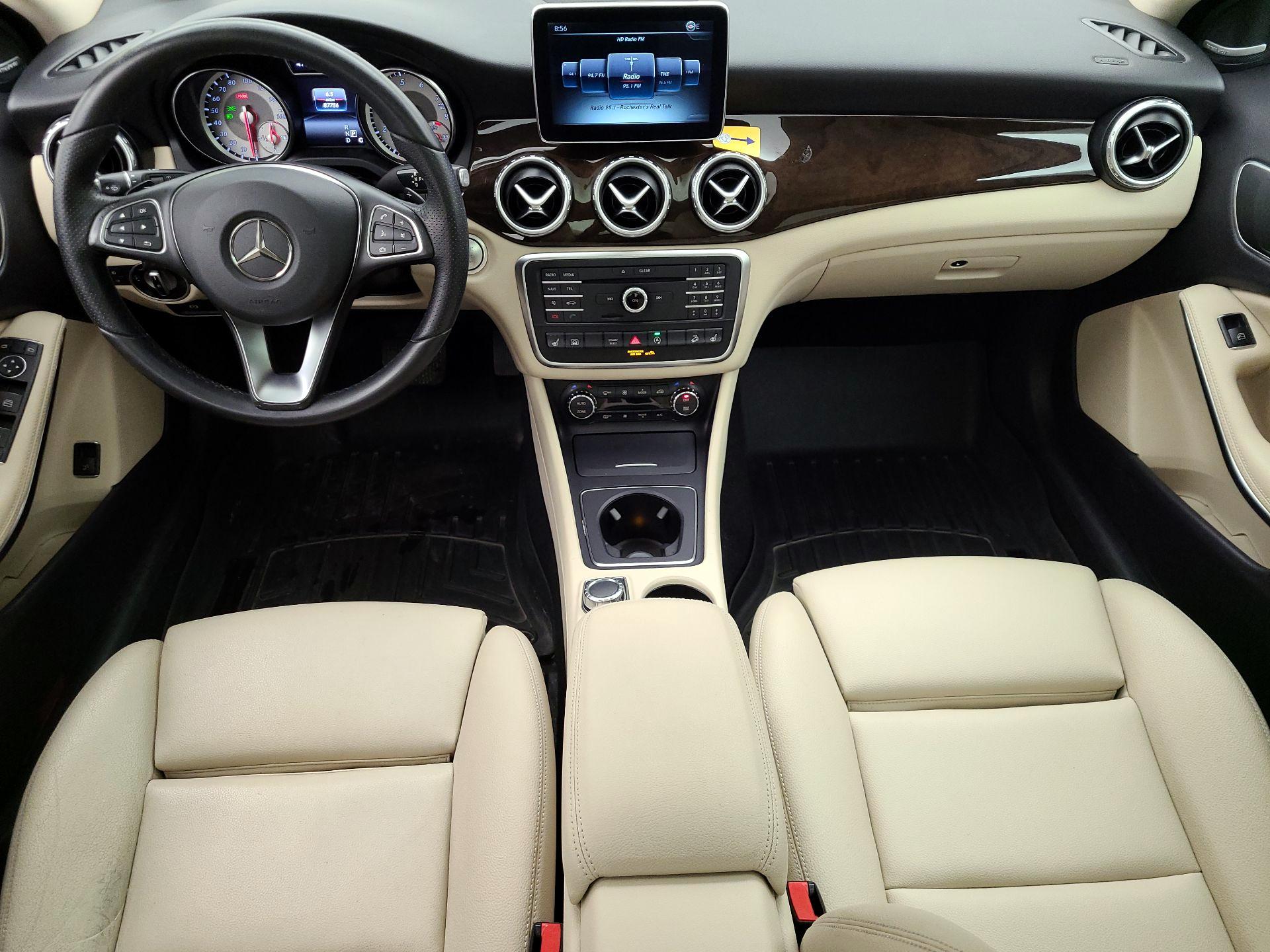 Thumbnail: 2016 Mercedes-Benz GLA - 9