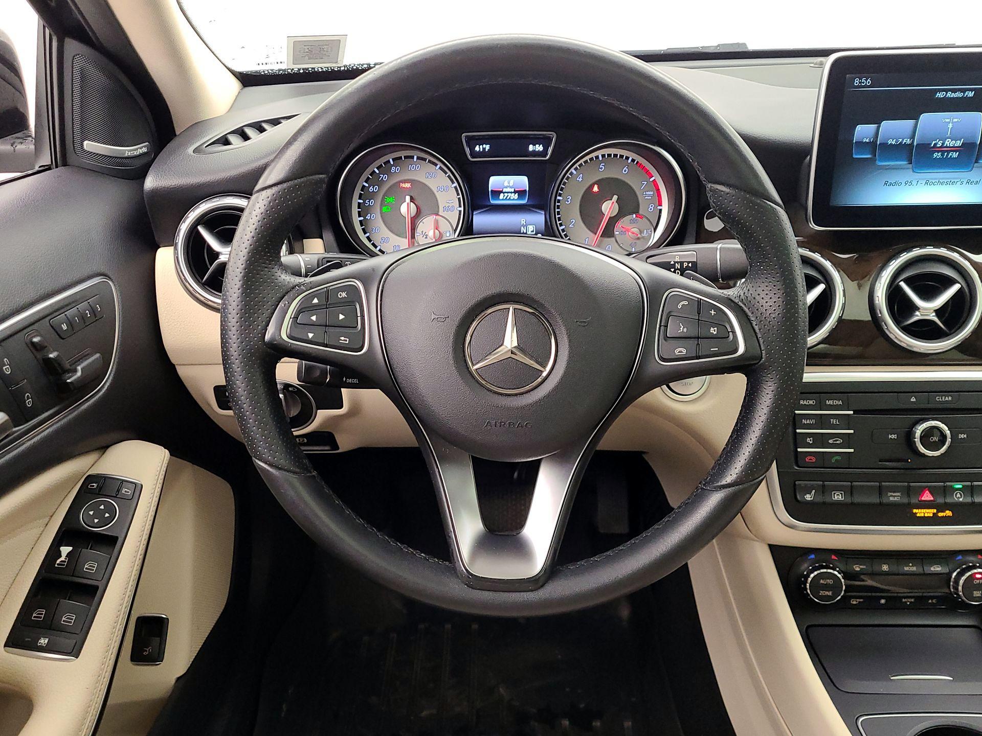 Thumbnail: 2016 Mercedes-Benz GLA - 10