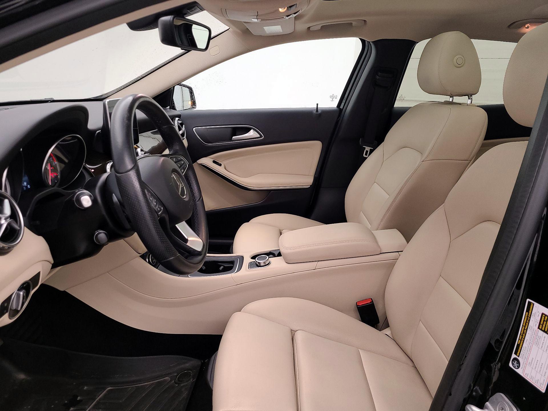 Thumbnail: 2016 Mercedes-Benz GLA - 11