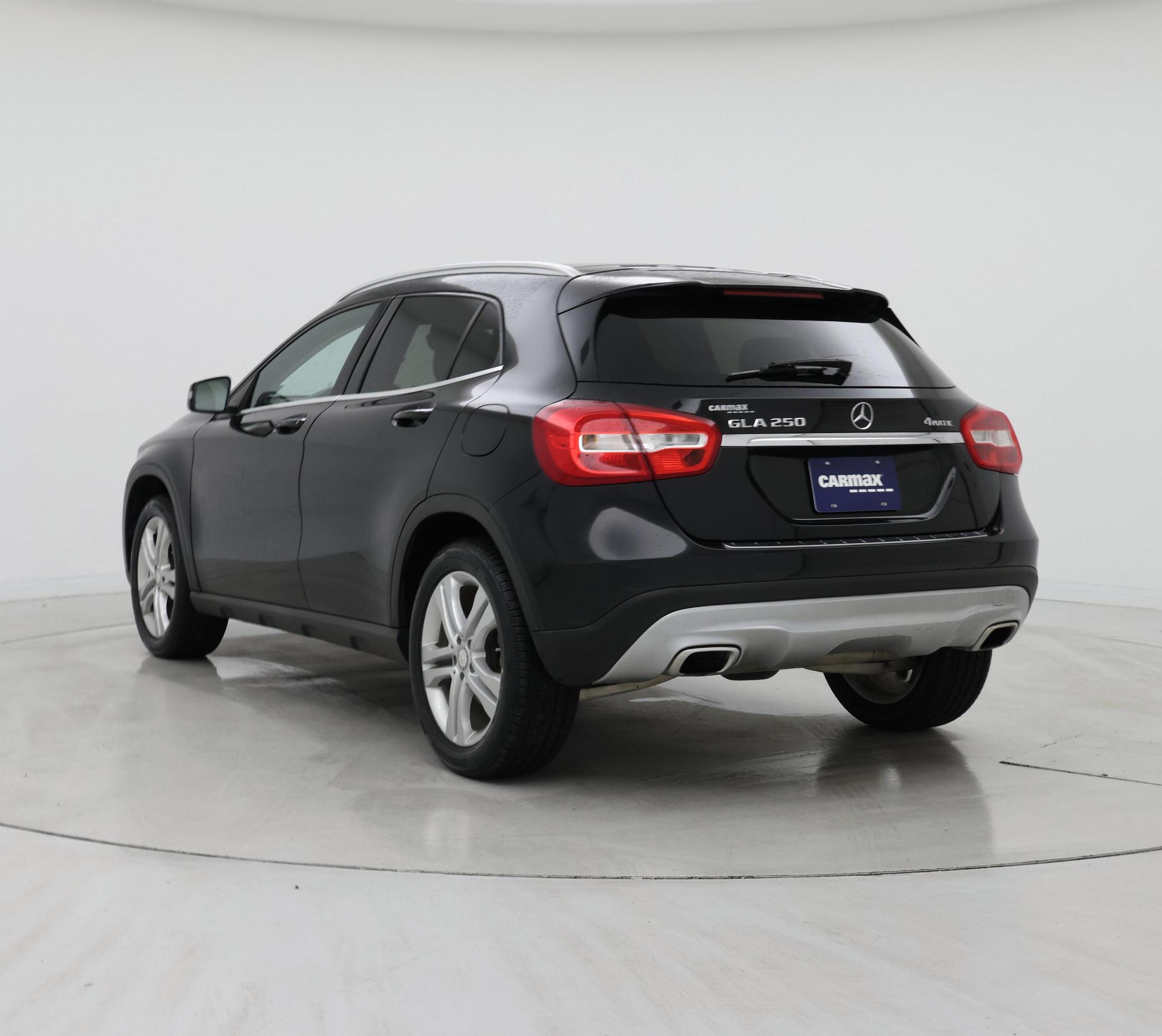 Thumbnail: 2016 Mercedes-Benz GLA - 2