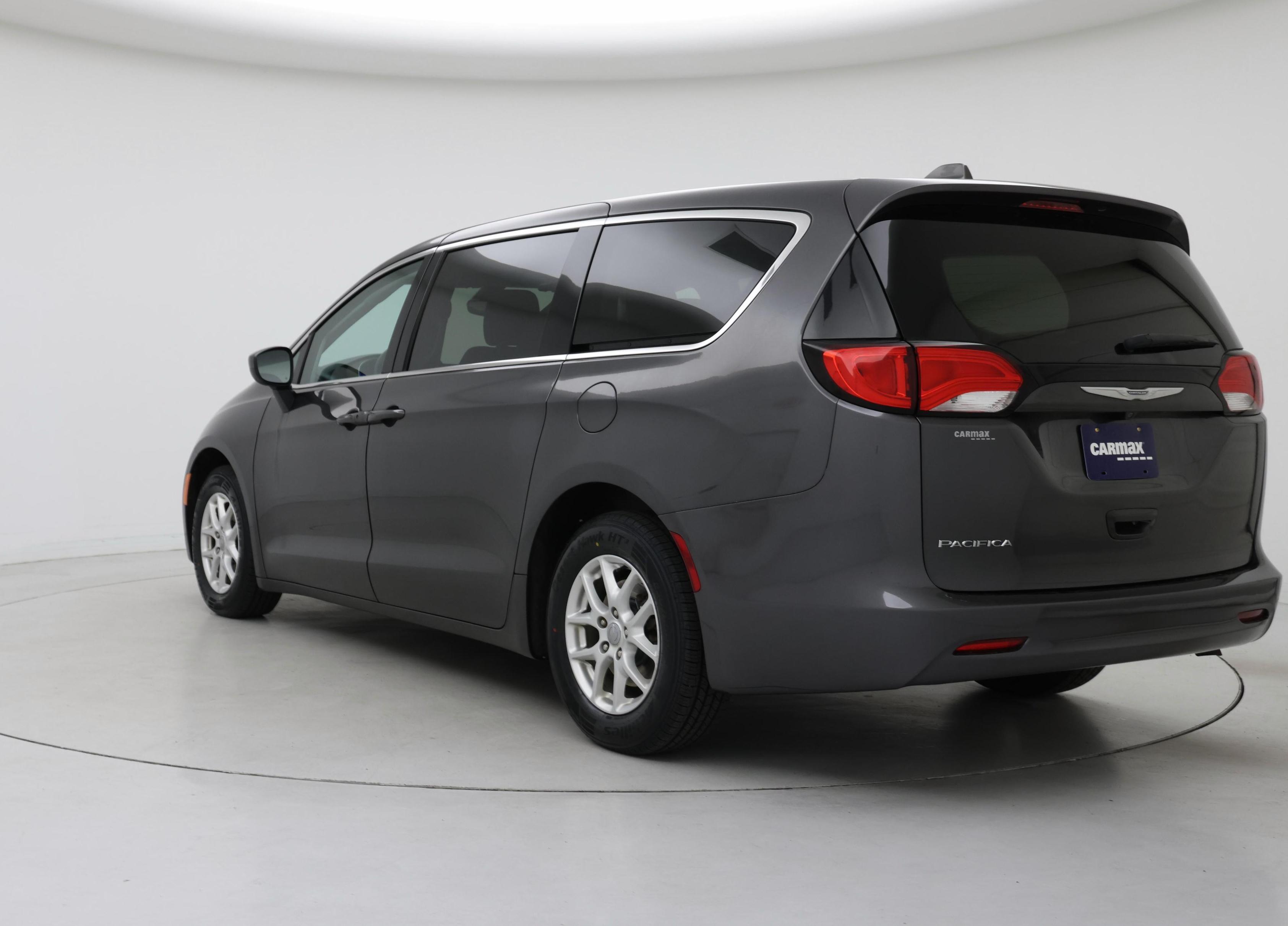 Thumbnail: 2017 Chrysler Pacifica - 2