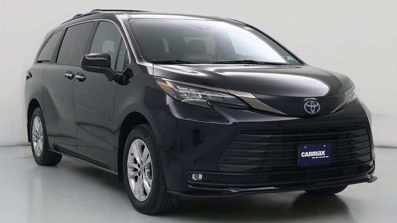 2023 Toyota Sienna L Hero Image
