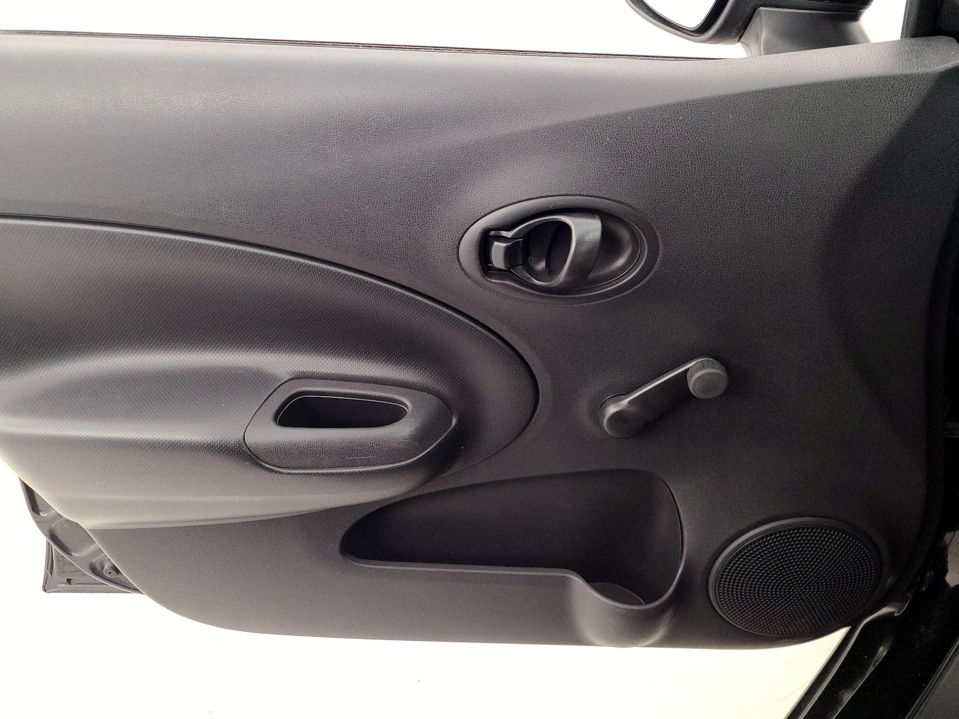 Thumbnail: 2015 Nissan Versa Note - 12