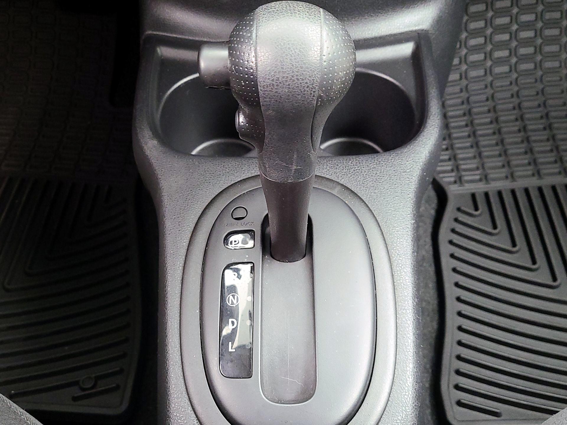 Thumbnail: 2015 Nissan Versa Note - 16